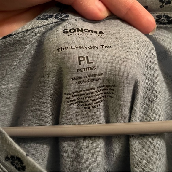 FLORAL LONGSLEEVE TOP - Picture 2 of 2